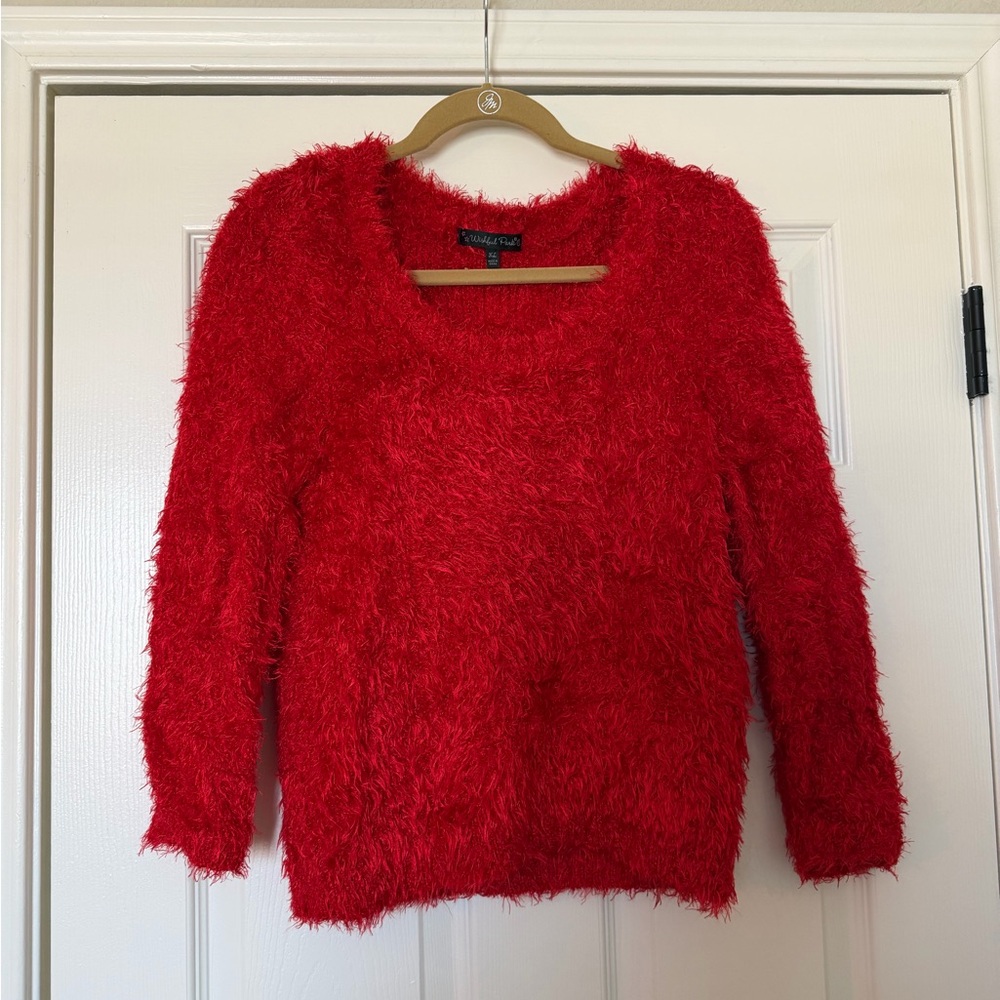 NEW soft and fluffy sweater size L/XL